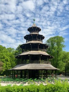 Restaurierter Chinesischer Turm im englischen Garten, München